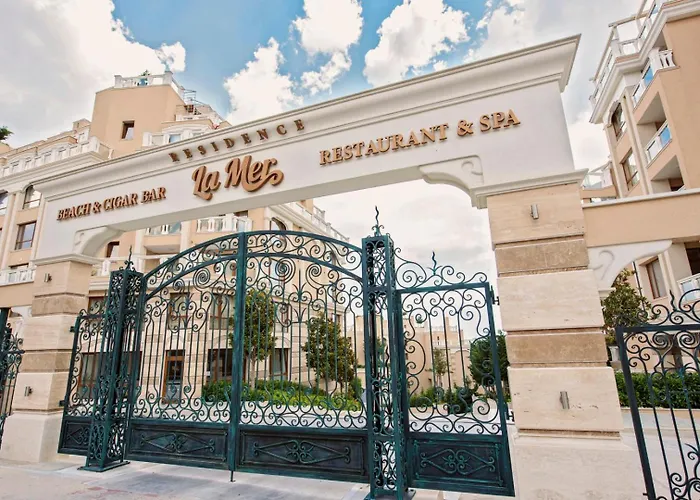 Apartment On The Near The Sea