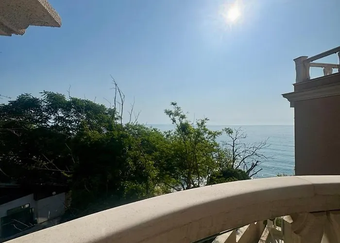 On The Near The Sea Apartment *