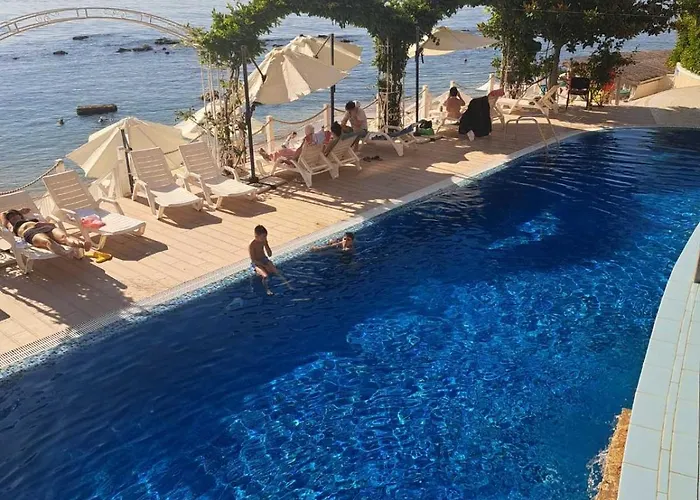 On The Near The Sea Daire Varna